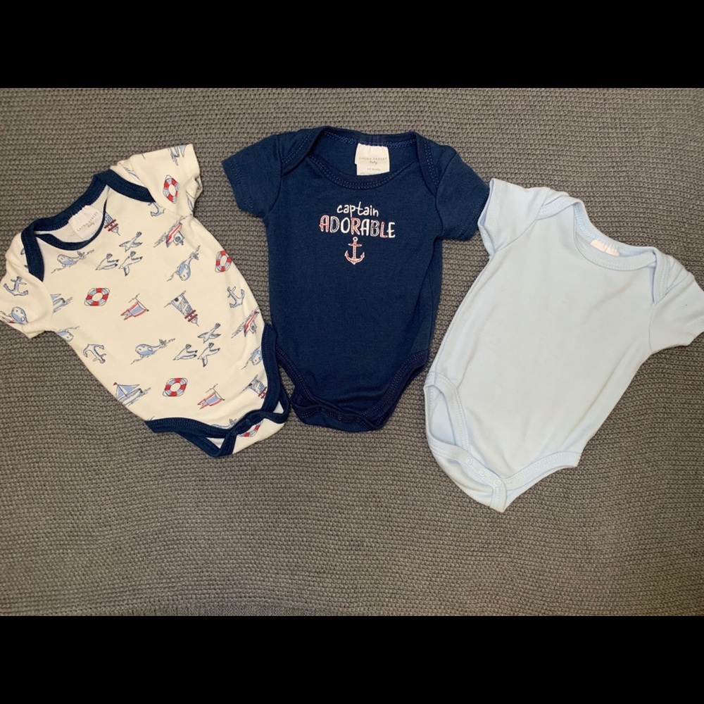 Baby onesies 🍼💓